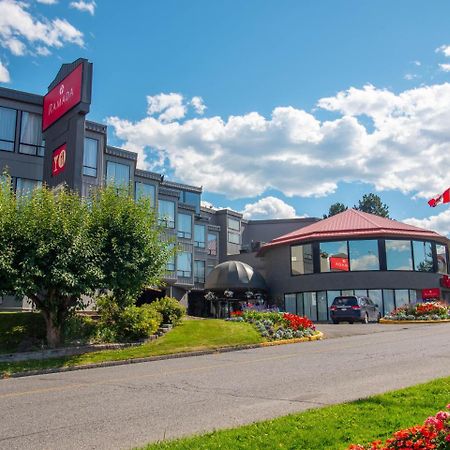 מלון Ramada By Wyndham קמלופס מראה חיצוני תמונה