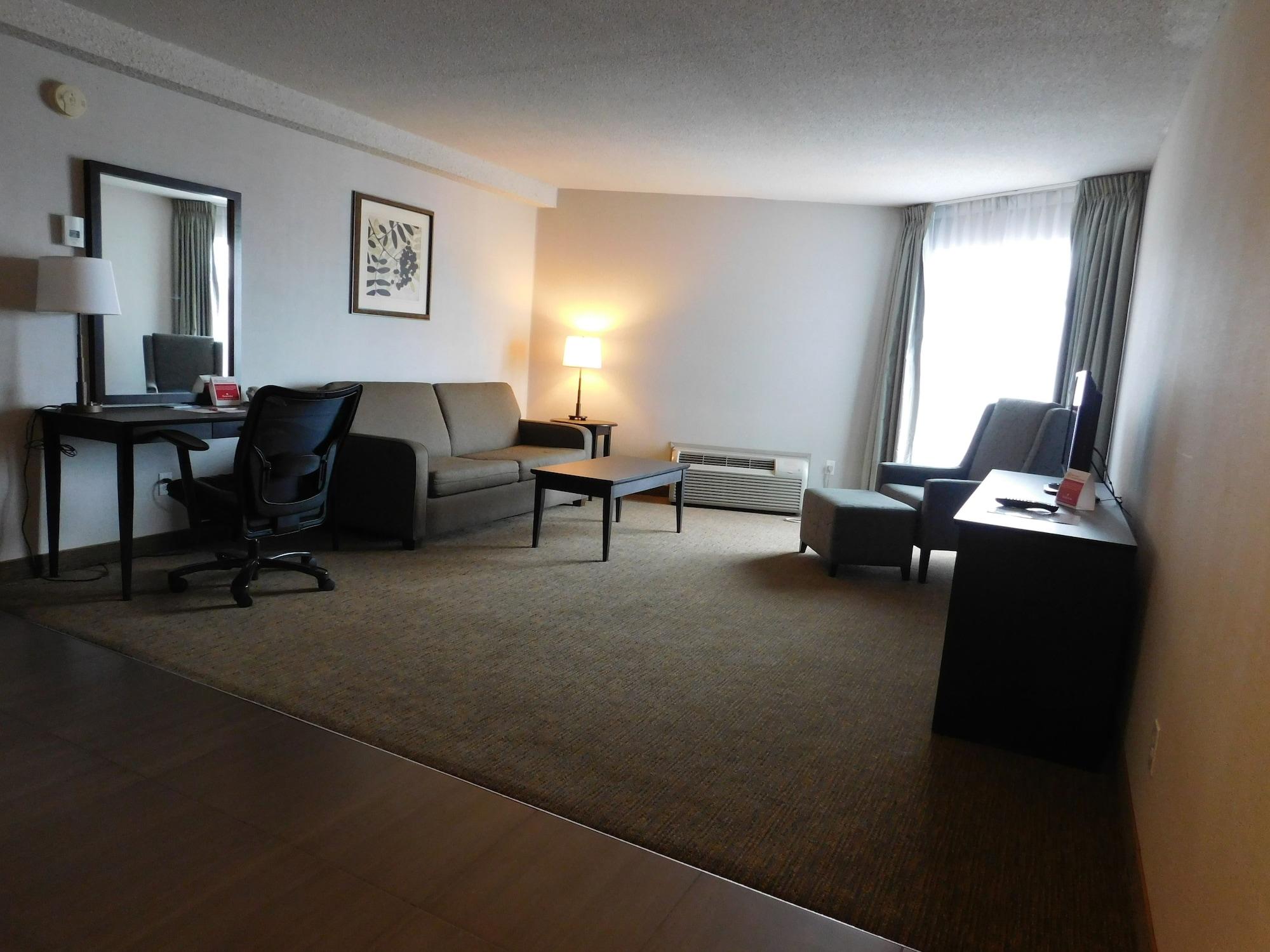 מלון Ramada By Wyndham קמלופס מראה חיצוני תמונה