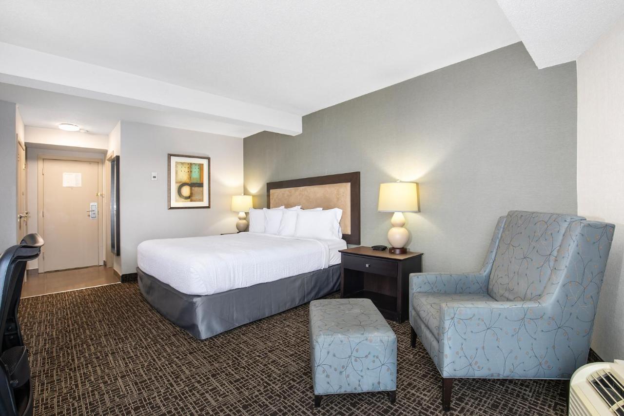 מלון Ramada By Wyndham קמלופס מראה חיצוני תמונה