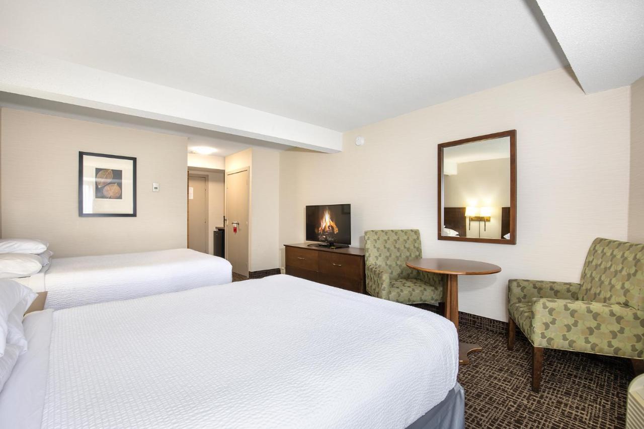 מלון Ramada By Wyndham קמלופס מראה חיצוני תמונה