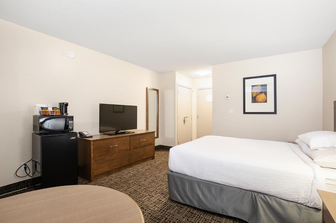 מלון Ramada By Wyndham קמלופס מראה חיצוני תמונה