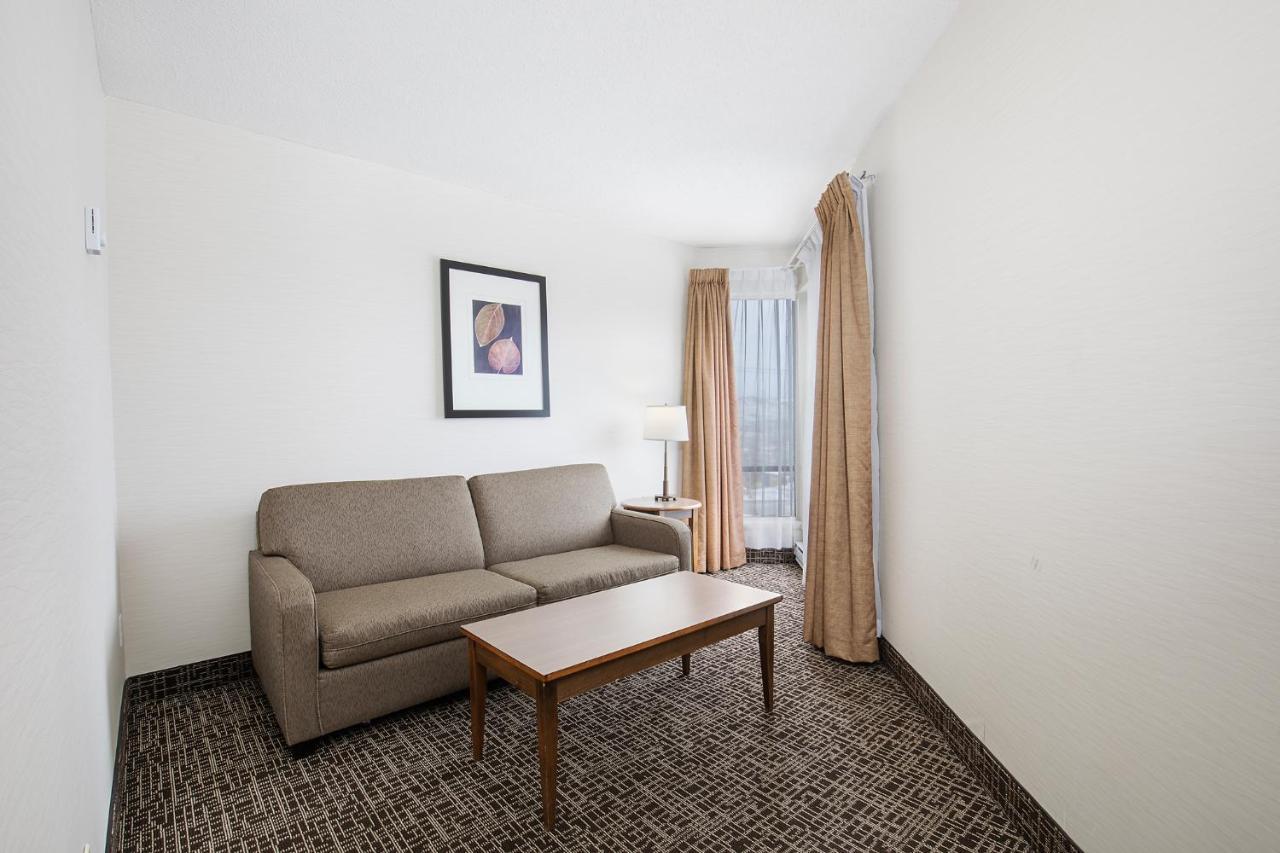 מלון Ramada By Wyndham קמלופס מראה חיצוני תמונה