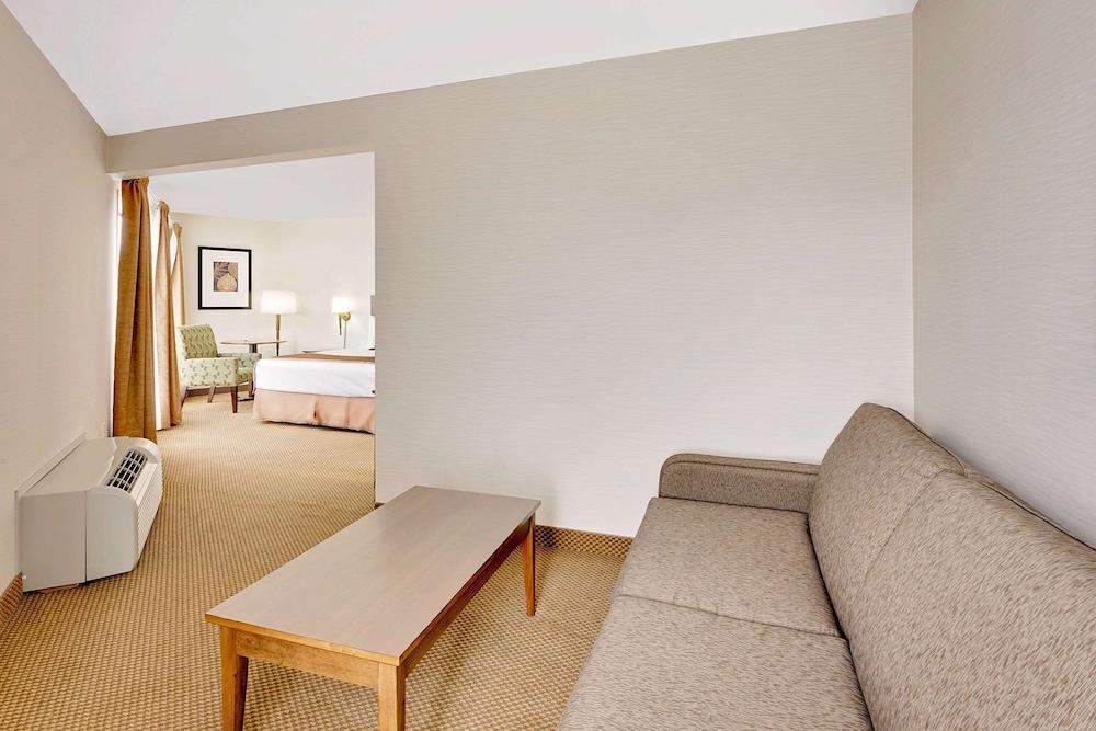 מלון Ramada By Wyndham קמלופס מראה חיצוני תמונה