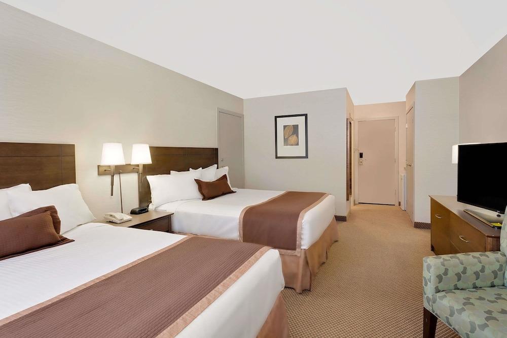 מלון Ramada By Wyndham קמלופס מראה חיצוני תמונה