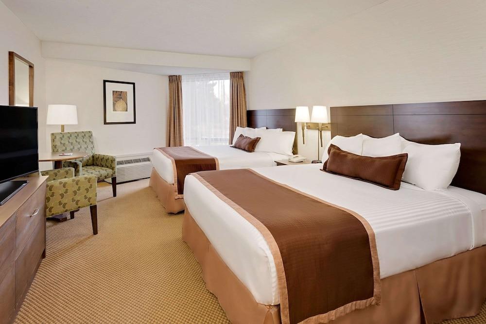 מלון Ramada By Wyndham קמלופס מראה חיצוני תמונה