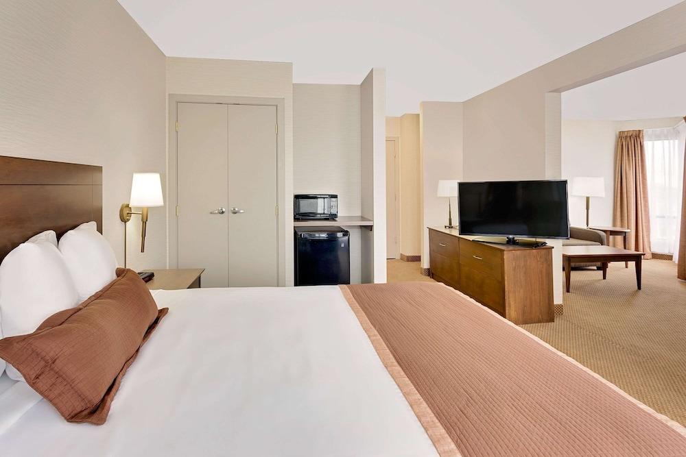 מלון Ramada By Wyndham קמלופס מראה חיצוני תמונה