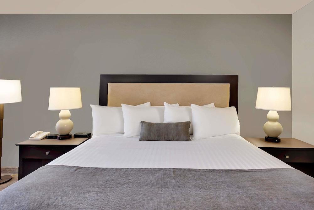 מלון Ramada By Wyndham קמלופס מראה חיצוני תמונה