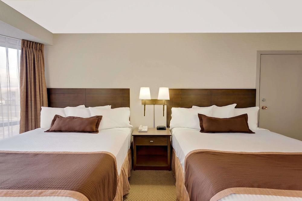 מלון Ramada By Wyndham קמלופס מראה חיצוני תמונה