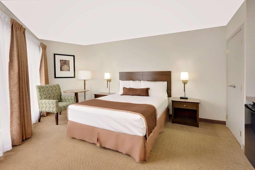 מלון Ramada By Wyndham קמלופס מראה חיצוני תמונה