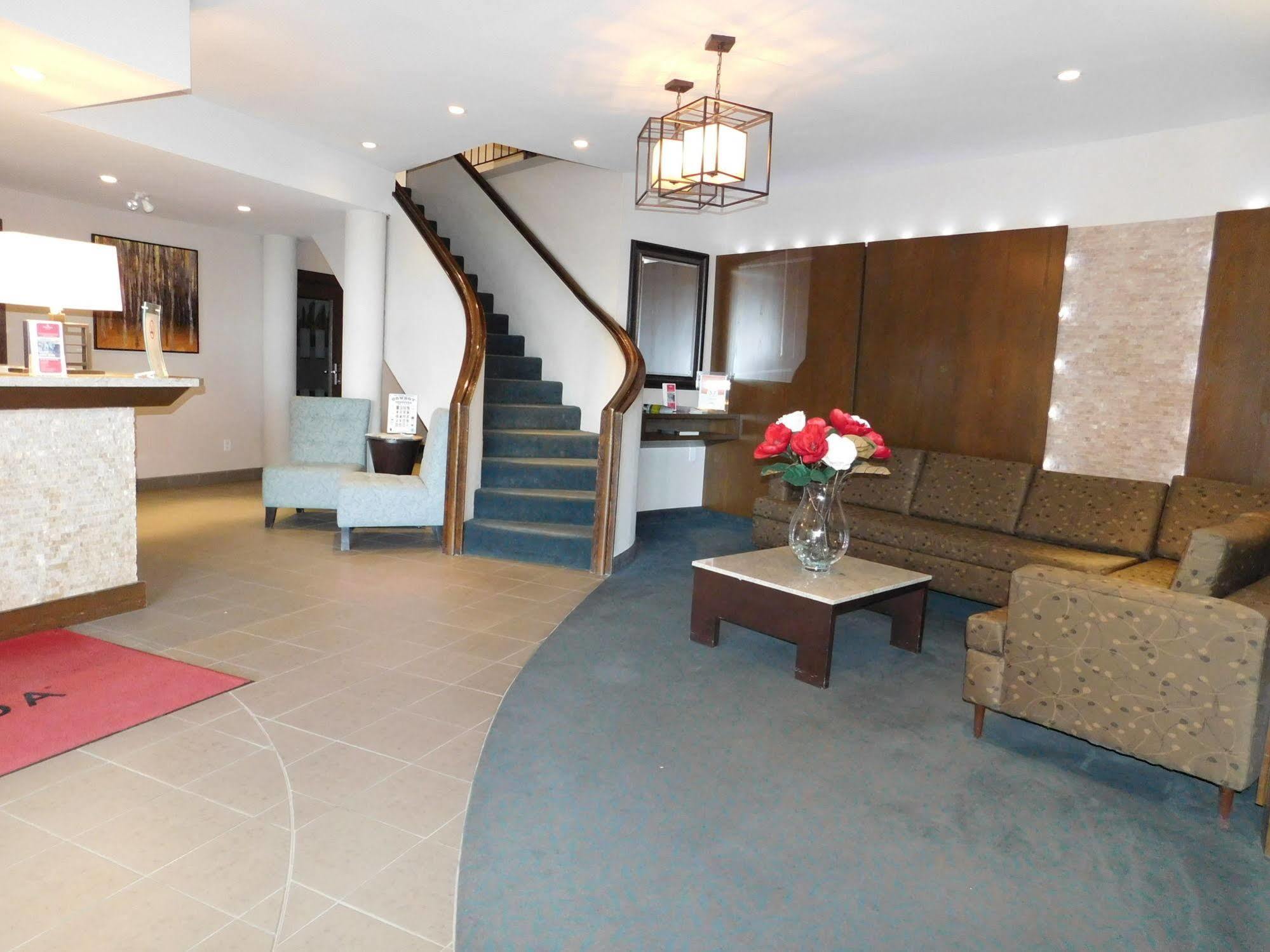 מלון Ramada By Wyndham קמלופס מראה חיצוני תמונה
